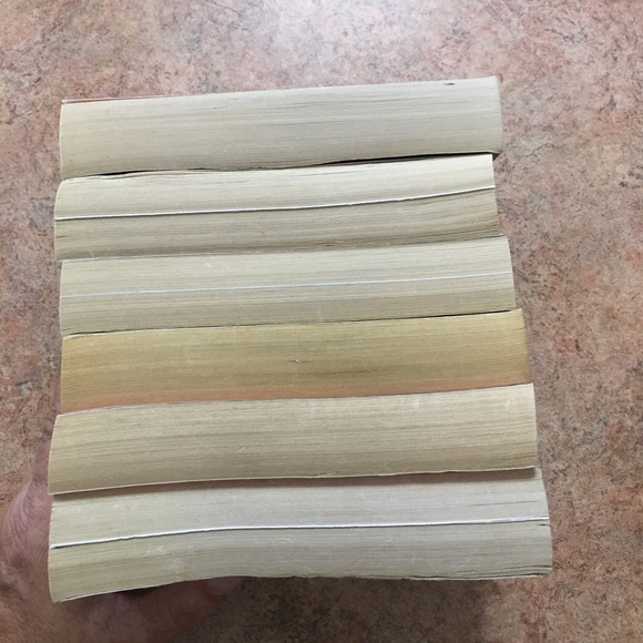 Debbie Macomber Book Collection - Picture 7 of 8